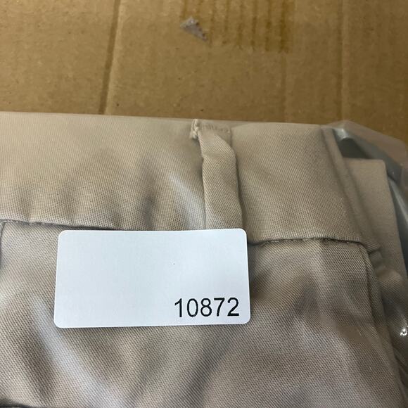 Lee Pants Women's 4 Short Khaki Wrinkle Free Straight Flat Front Casual Chino - Picture 10 of 10